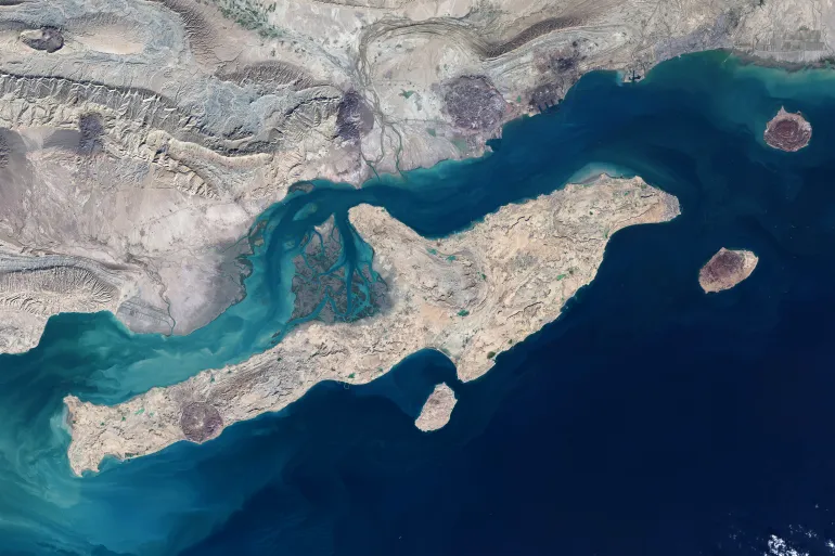 DÉTROIT D'HORMUZ - 17 JANVIER 2026 : Une vue satellite de l'île de Qeshm dans la province d'Hormozgan, en Iran, dans la région du détroit d'Ormuz, le 17 janvier 2026. (Photo de Gallo Images/Orbital Horizon/Copernicus Sentinel Data 2026)