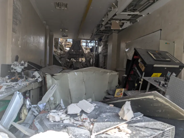 Photo d'une salle de classe détruite