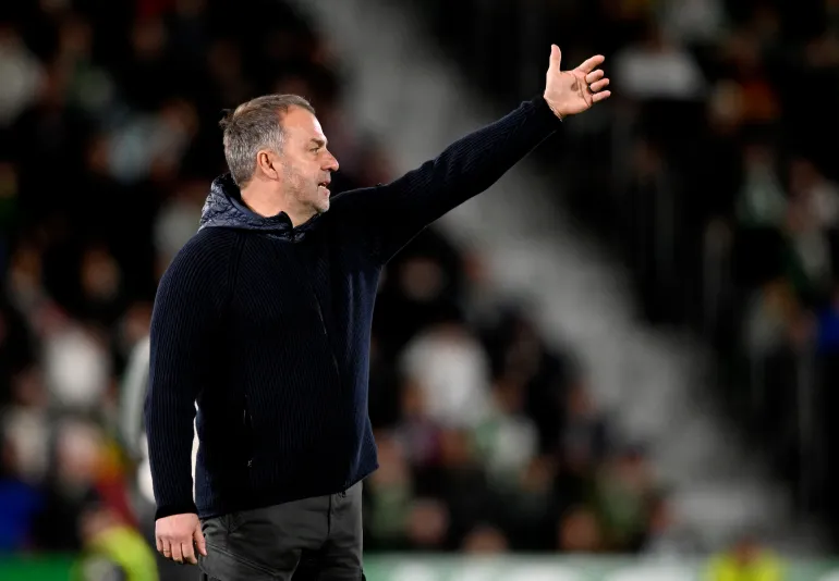 Football football - LaLiga - Elche / FC Barcelone - Estadio Manuel Martinez Valero, Elche, Espagne - 31 janvier 2026 l'entraîneur du FC Barcelone Hansi Flick réagit à REUTERS/Pablo Morano