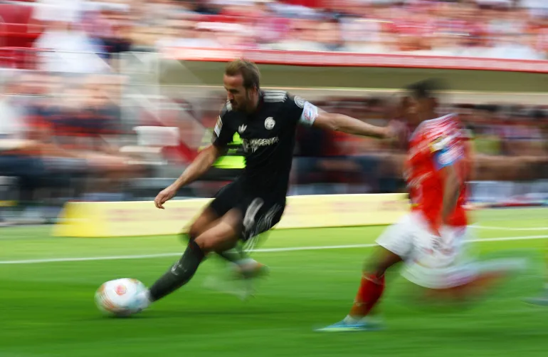Football football - Bundesliga - 1. FSV Mainz 05 / Bayern Munich - MEWA Arena, Mayence, Allemagne - 25 avril 2026 Harry Kane du Bayern Munich en action REUTERS/Kai Pfaffenbach LA RÈGLEMENT DFL INTERDIT TOUTE UTILISATION DE PHOTOGRAPHIES COMME SÉQUENCES D'IMAGES ET/OU QUASI-VIDÉO.
