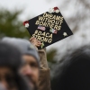 Des manifestants se sont rassemblés devant la Cour suprême des États-Unis en 2019 lorsque la Cour a entendu des arguments sur l’action différée pour les arrivées d’enfants après que l’administration Trump ait tenté d’y mettre un terme.
