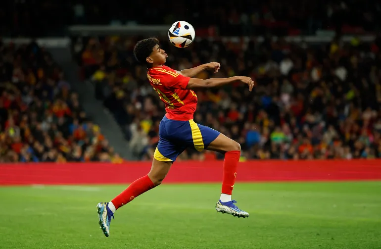 Lamine Yamal d'Espagne en action