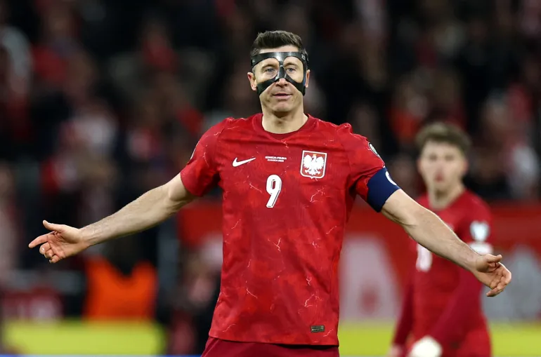 Football football - coupe du monde de la FIFA - qualifications de l'UEFA - finales - Suède / Pologne - Strawberry Arena, Solna, Suède - 31 mars 2026 Robert Lewandowski, de Pologne, réagit pendant le match REUTERS/Kacper Pempel
