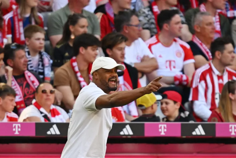 Football football - Bundesliga - Bayern Munich v 1. FC Heidenheim - Allianz Arena, Munich, Allemagne - 2 mai 2026 l'entraîneur du Bayern Munich Vincent Kompany réagit REUTERS/Angelika Warmuth LA RÈGLEMENT DFL INTERDIT TOUTE UTILISATION DE PHOTOGRAPHIES COMME SÉQUENCES D'IMAGES ET/OU QUASI-VIDÉO.