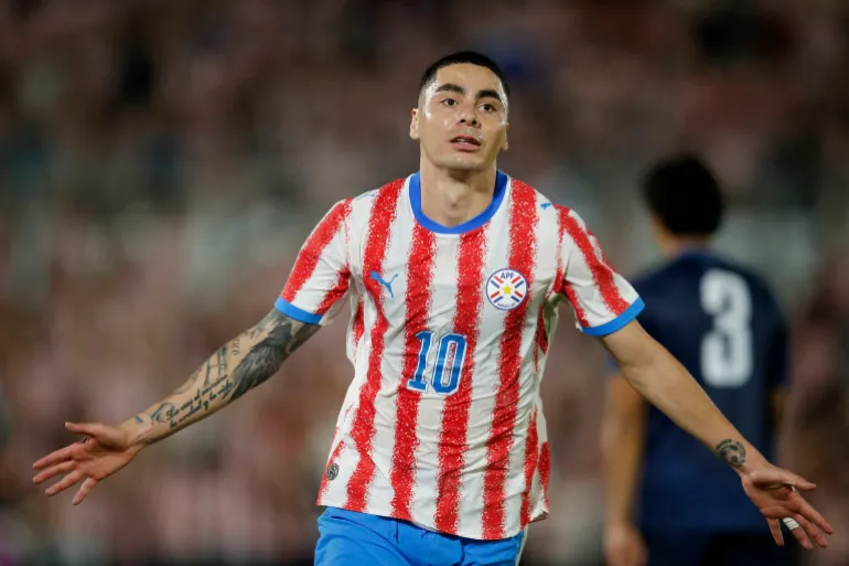 Football football - International friendly - Paraguay / Nicaragua - Estadio Defensores del Chaco, Asunción, Paraguay - 5 juin 2026 Miguel Almiron, du Paraguay, célèbre son deuxième but REUTERS/Cesar Olmedo
