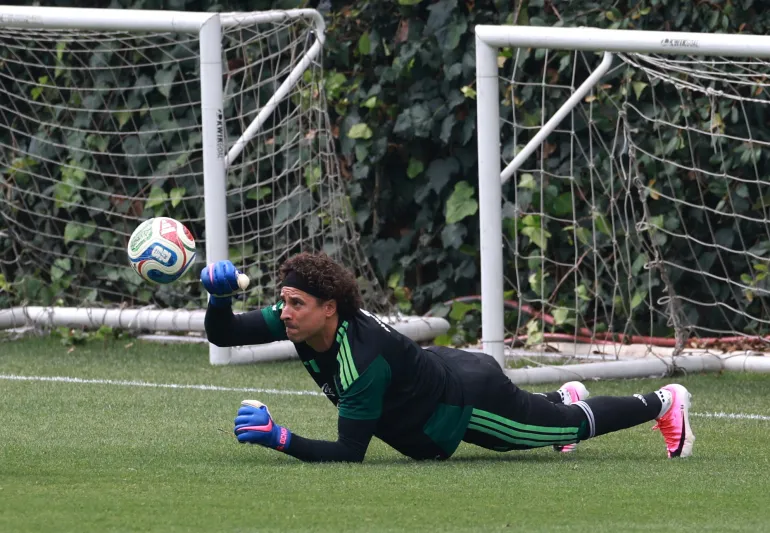 Football football - coupe du monde de la FIFA 2026 - entraînement au Mexique - Centro de Alto Rendimiento, Mexico, Mexique - 6 juin 2026 Guillermo Ochoa, au Mexique, pendant l'entraînement REUTERS/Henry Romero