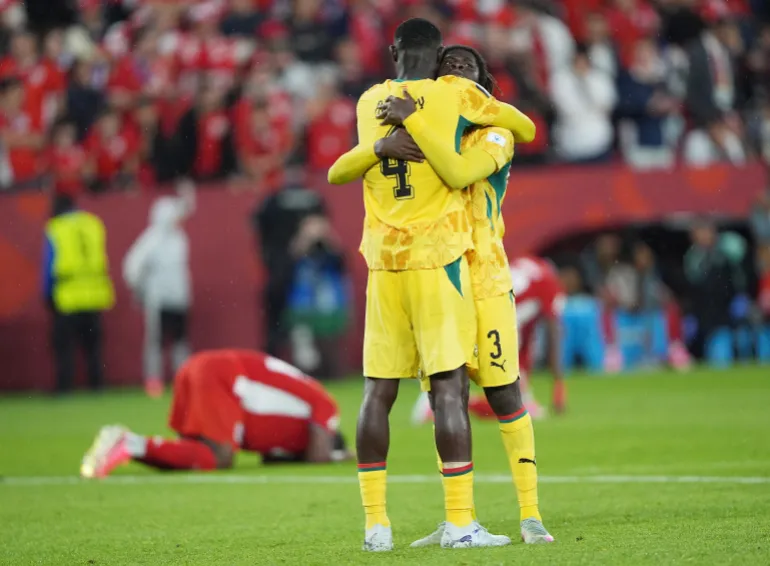 Football football - coupe du monde de la FIFA 2026 - Groupe L - Ghana / Panama - Toronto Stadium, Toronto, Canada - 17 juin 2026 Caleb Yirenkyi et Jonas Adjetey du Ghana célèbrent après le match IMAGNEZ DES IMAGES via Reuters/John Sokolowski