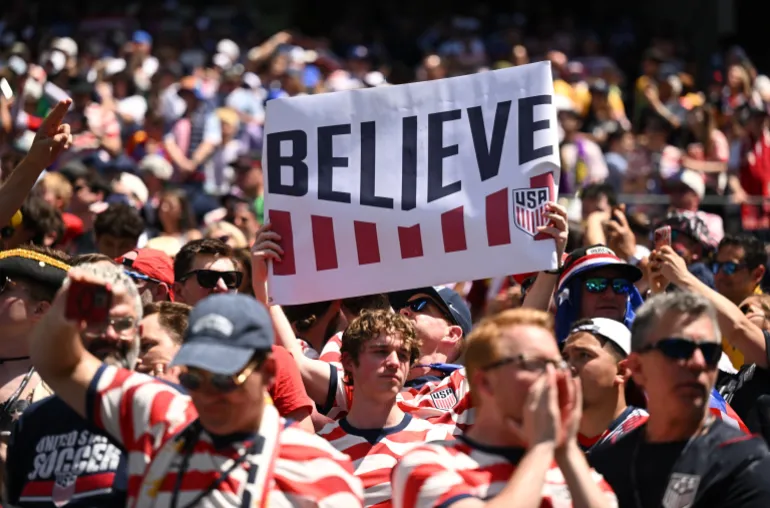 Football football - coupe du monde de la FIFA 2026 - Groupe D - États-Unis / Australie - Seattle Stadium, Seattle, Washington, États-Unis - 19 juin 2026 les fans des États-Unis célèbrent après le match IMAGNEZ DES IMAGES via Reuters/Troy Wayrynen