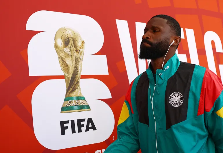 Antonio Rudiger, de l'Allemagne, arrive au stade avant le match