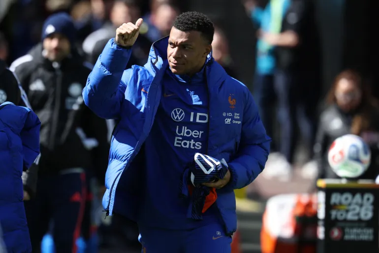 Kylian Mbappé réagit.