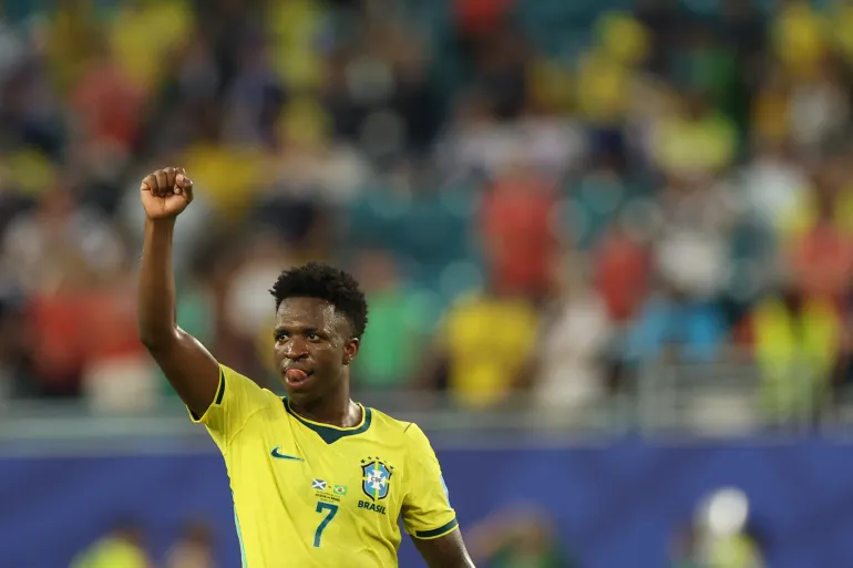 Vinicius Jr réagit.