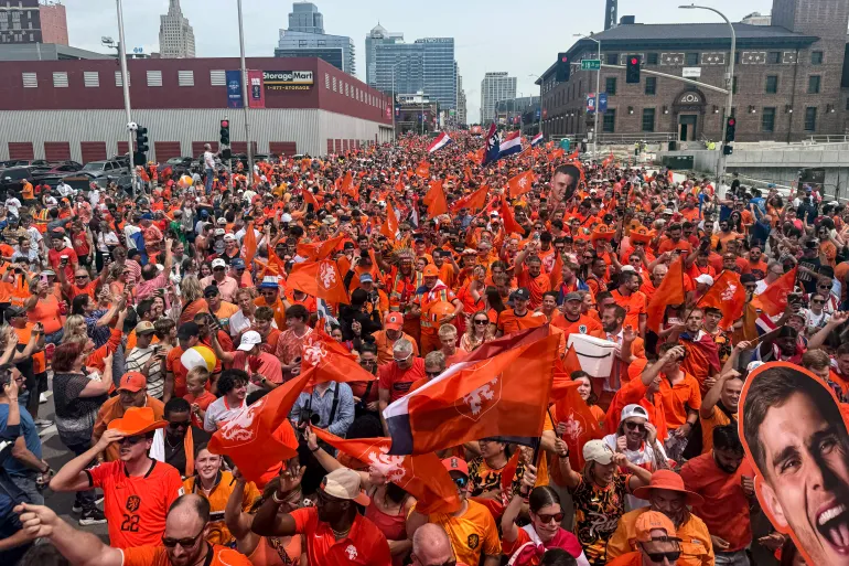 Les supporters néerlandais réagissent.