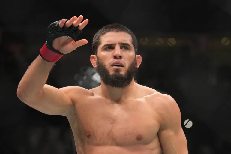 Islam Makhachev réagit.