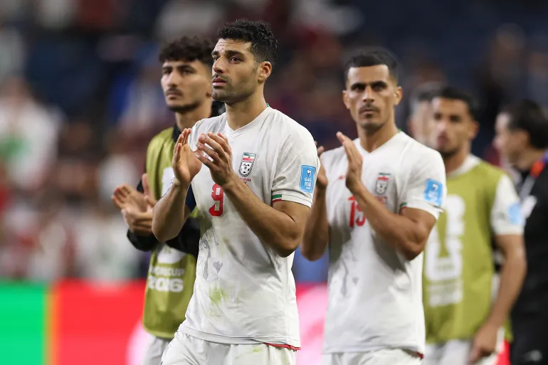 SEATTLE, WASHINGTON - 26 JUIN : Mehdi Taremi #9 de l'IR Iran applaudit les fans après le match nul 1-1 lors du match du groupe G de la Coupe du Monde de la FIFA 2026 entre l'Égypte et l'IR Iran au stade de Seattle le 26 juin 2026 à Seattle, Washington. Richard Heathcote/Getty Images/AFP (Photo de Richard HEATHCOTE / GETTY IMAGES NORTH AMERICA / Getty Images via AFP)