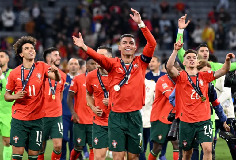 Cristiano Ronaldo célèbre la victoire de la Ligue des Nations contre l'Espagne