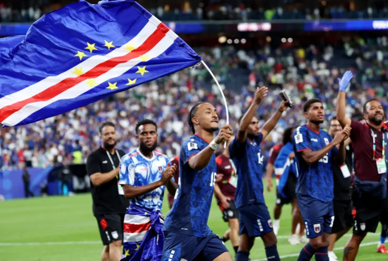 Football football - coupe du monde de la FIFA 2026 - Groupe H - Cap-Vert / Arabie Saoudite - Houston Stadium, Houston, Texas, États-Unis - 26 juin 2026 Dailon Livramento du Cap-Vert célèbre après le match alors qu'il se qualifie pour les phases éliminatoires de la coupe du monde IMAGN IMAGES via Reuters/Troy Taormina