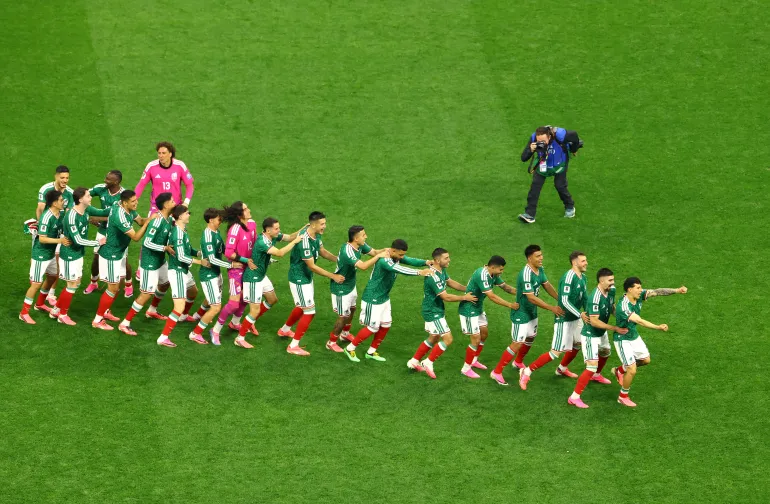 Football football - coupe du monde de la FIFA 2026 - Round de 32 - Mexique / Équateur - Estadio Azteca, Mexico, Mexique - 30 juin 2026 les joueurs mexicains célèbrent après le match REUTERS/Henry Romero