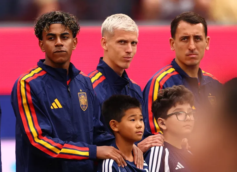 L'Espagnol Lamine Yamal s'aligne avec Dani Olmo et Mikel Oyarzabal à la Coupe du monde de la FIFA 2026