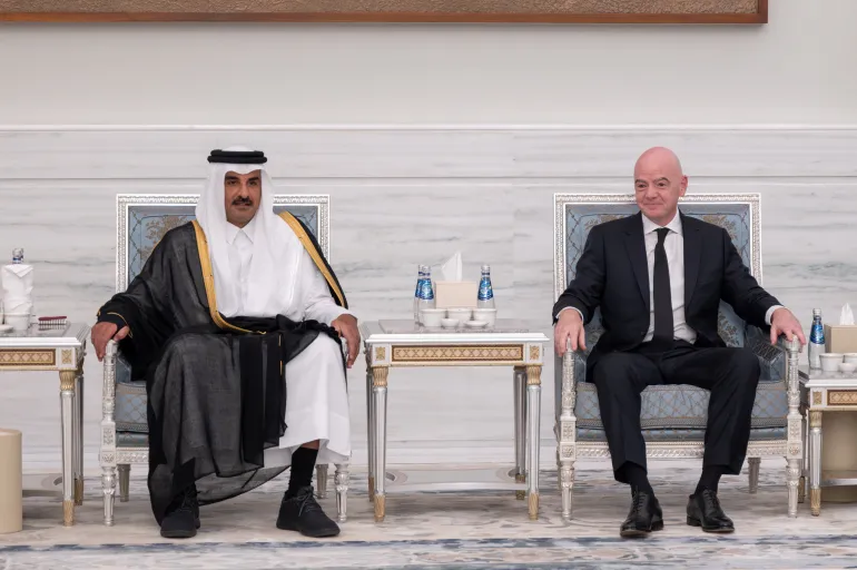 Le président de la FIFA, Gianni Infantino, rencontre l'émir du Qatar, Cheikh Tamim bin Hamad Al Thani