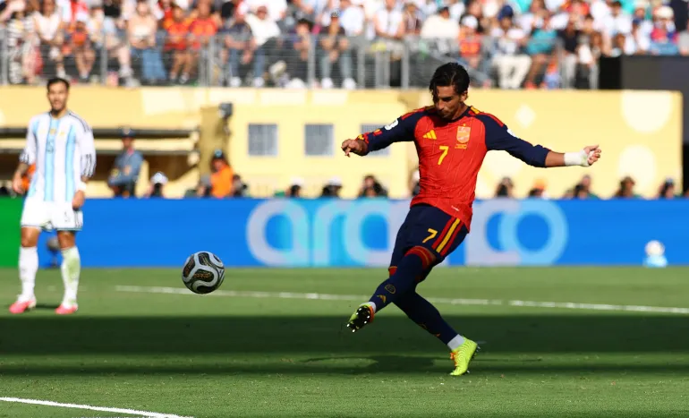L'Espagnol Ferran Torres marque en finale de la Coupe du monde pour la Roja