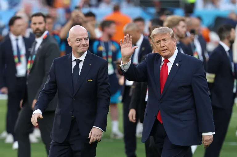Infantino, à gauche, avec le président américain Donald Trump lors de la finale de la Coupe du monde 2026 entre l'Espagne et l'Argentine au New York/New Jersey Stadium à East Rutherford, aux États-Unis, le 19 juillet 2026.