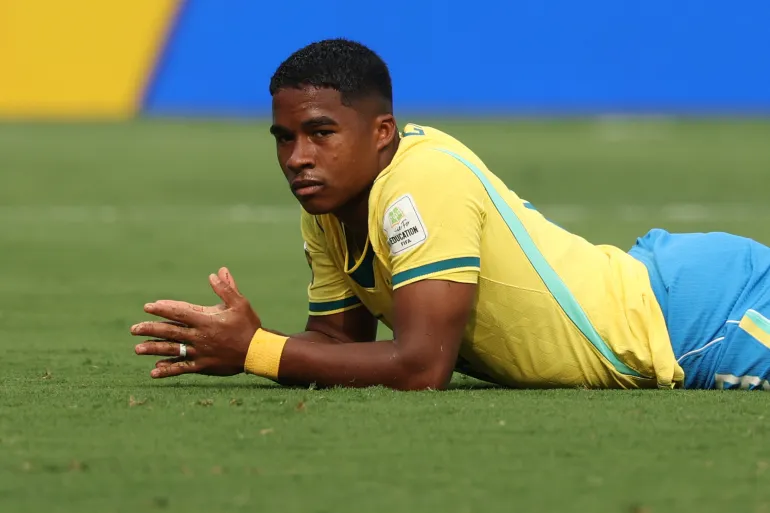 L'attaquant brésilien n°19 Endrick réagit à une occasion manquée lors des huitièmes de finale de la Coupe du monde 2026 entre le Brésil et la Norvège au stade New York/New Jersey à East Rutherford le 5 juillet 2026.
