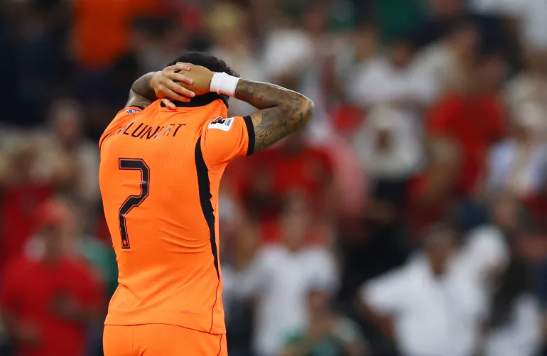 Football football - coupe du monde de la FIFA 2026 - Round de 32 - pays-Bas / Maroc - Estadio Monterrey, Monterrey, Mexique - 29 juin 2026 Justin Kluivert, des pays-Bas, réagit après avoir manqué une pénalité lors d'une fusillade REUTERS/Daniel Becerril