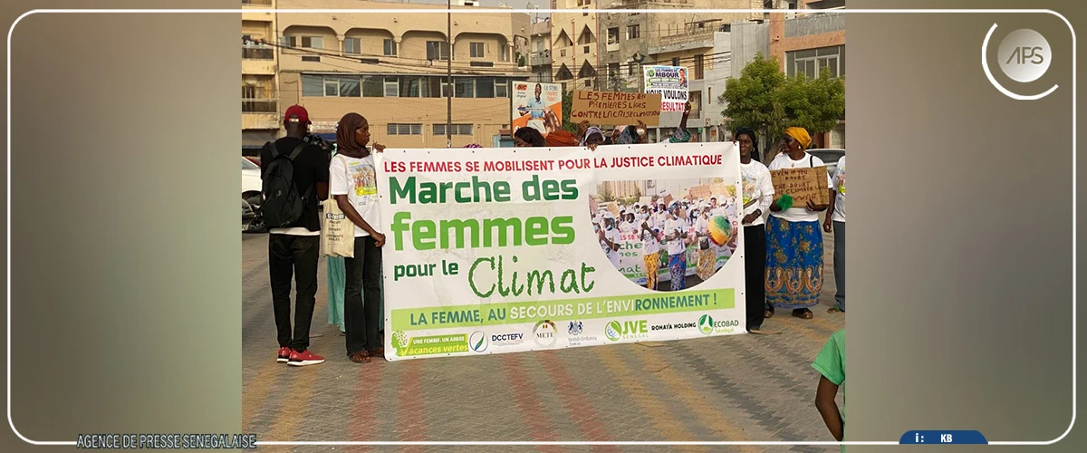 Des femmes marchent pour une justice climatique fondée sur l’action et la solidarité